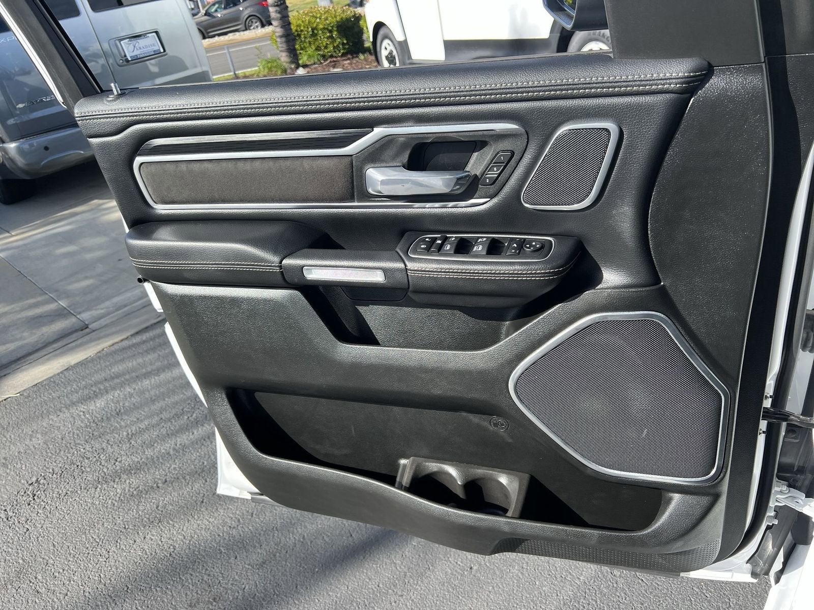 2023 RAM 1500 Laramie Crew Cab 4x4 6'4" Box