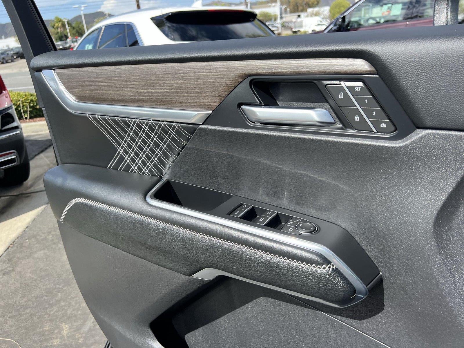 2026 GMC Acadia Denali - Photo 23