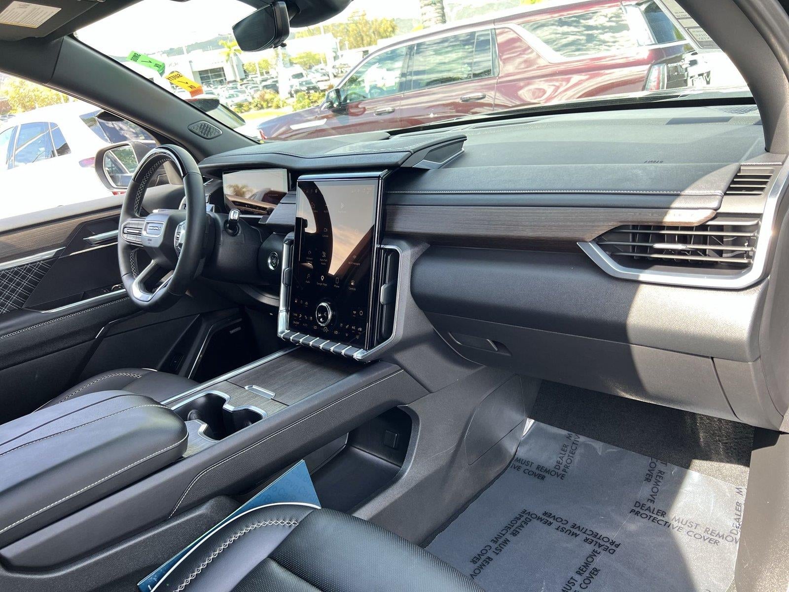 2026 GMC Acadia Denali - Photo 29