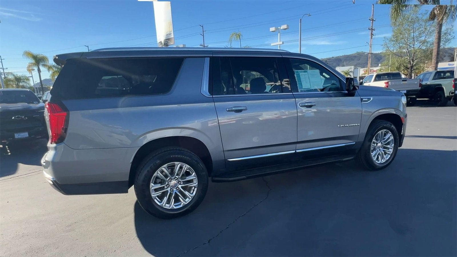 2022 GMC Yukon XL SLT