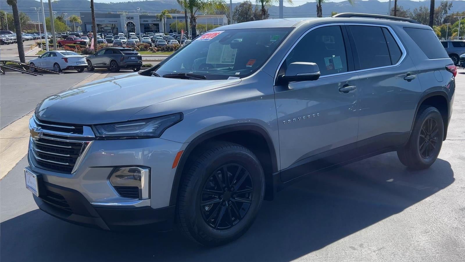 2023 Chevrolet Traverse LT Cloth
