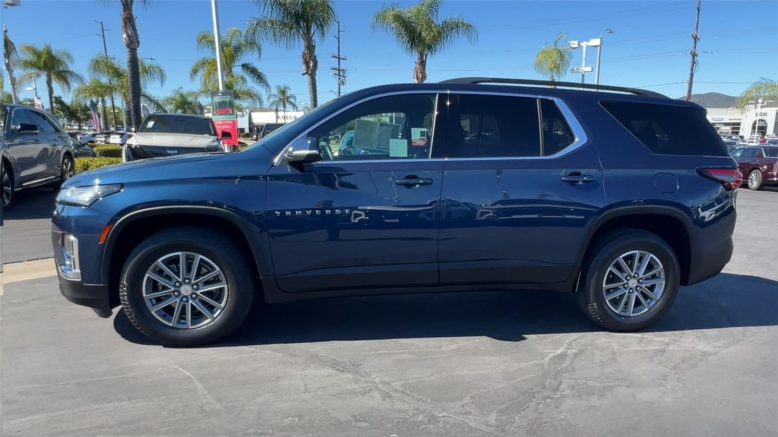 2023 Chevrolet Traverse LT Cloth