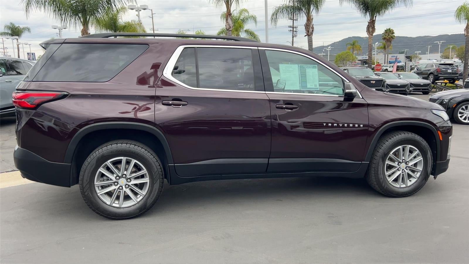 2022 Chevrolet Traverse LT Leather
