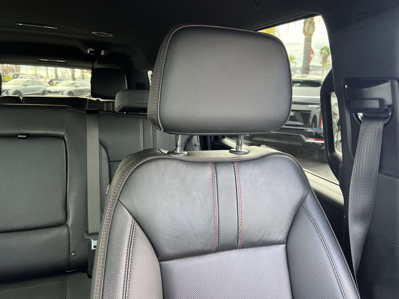 2025 Chevrolet Suburban RST