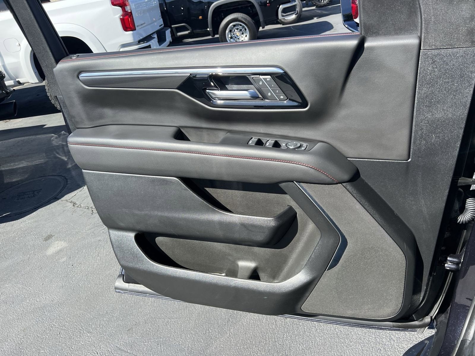 2025 Chevrolet Suburban RST