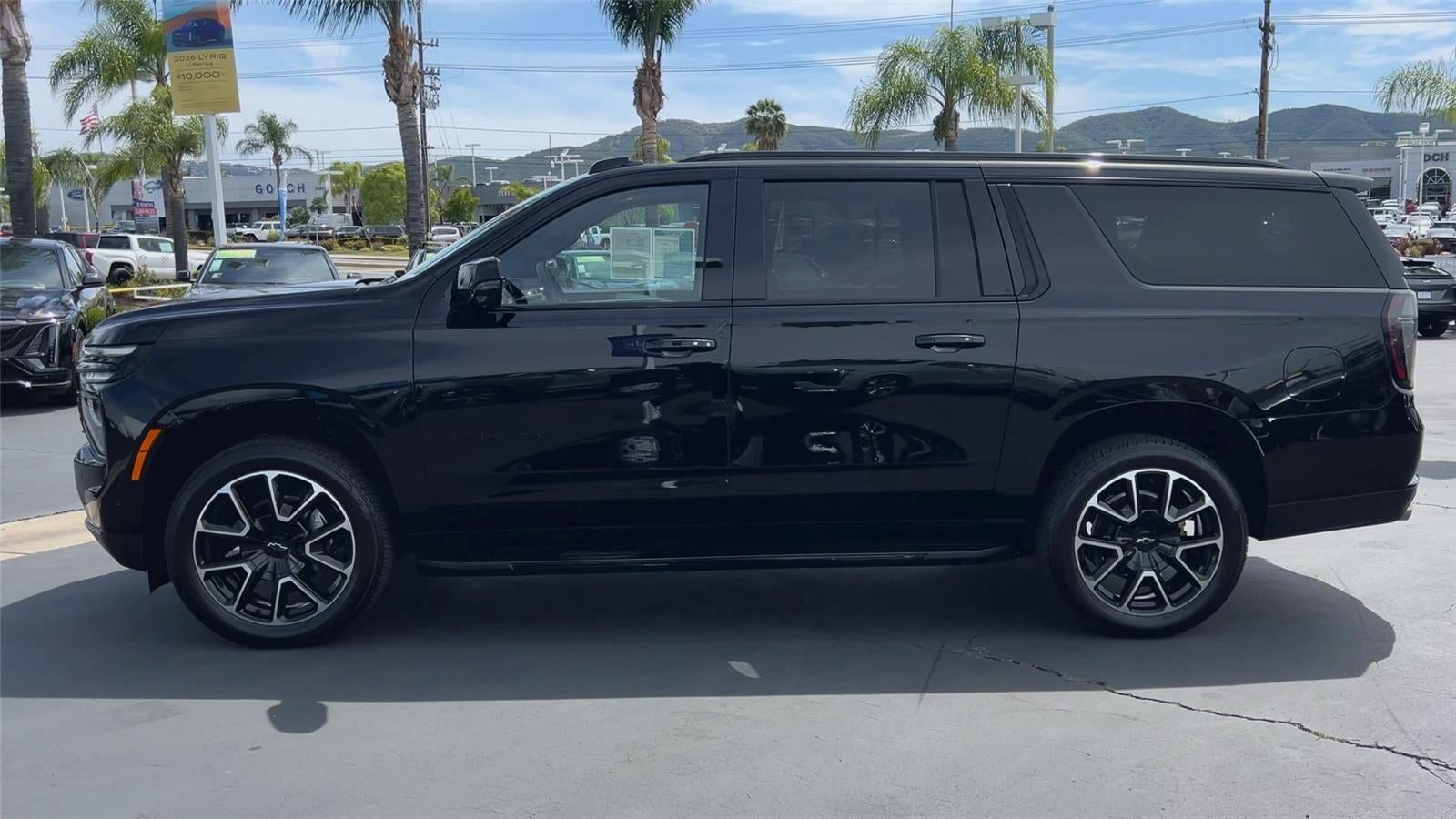2025 Chevrolet Suburban RST