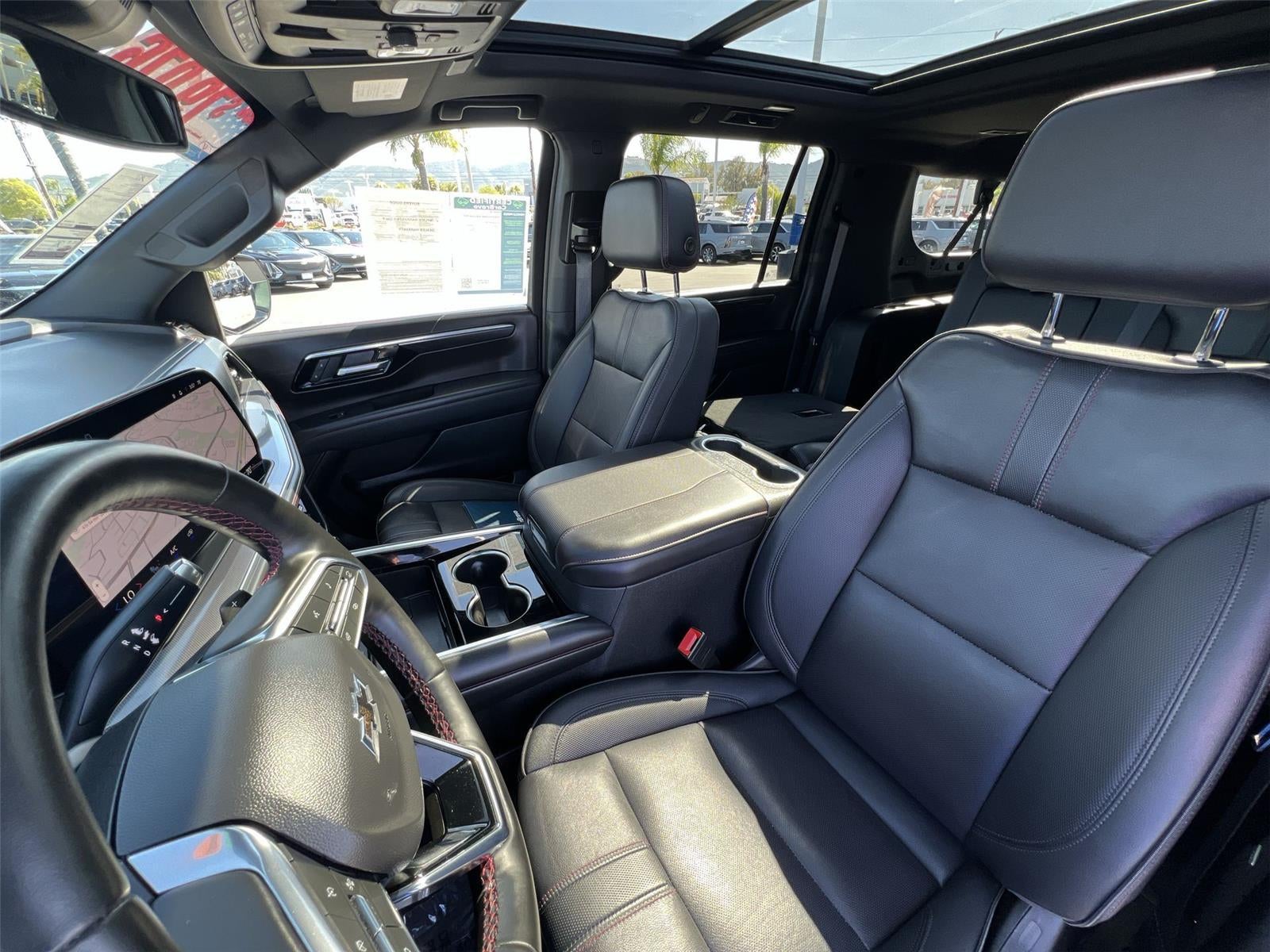 2025 Chevrolet Suburban RST