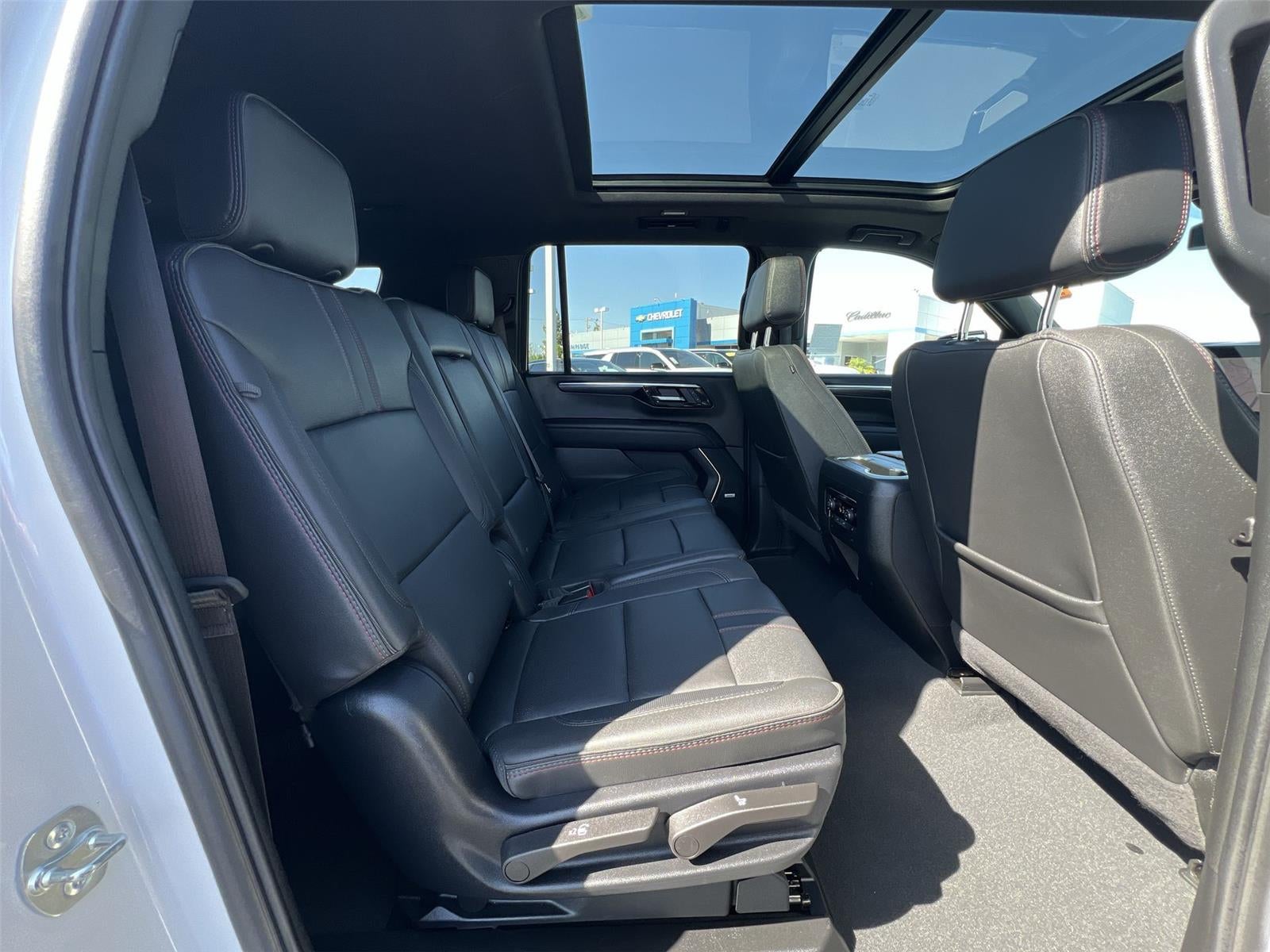 2025 Chevrolet Suburban RST