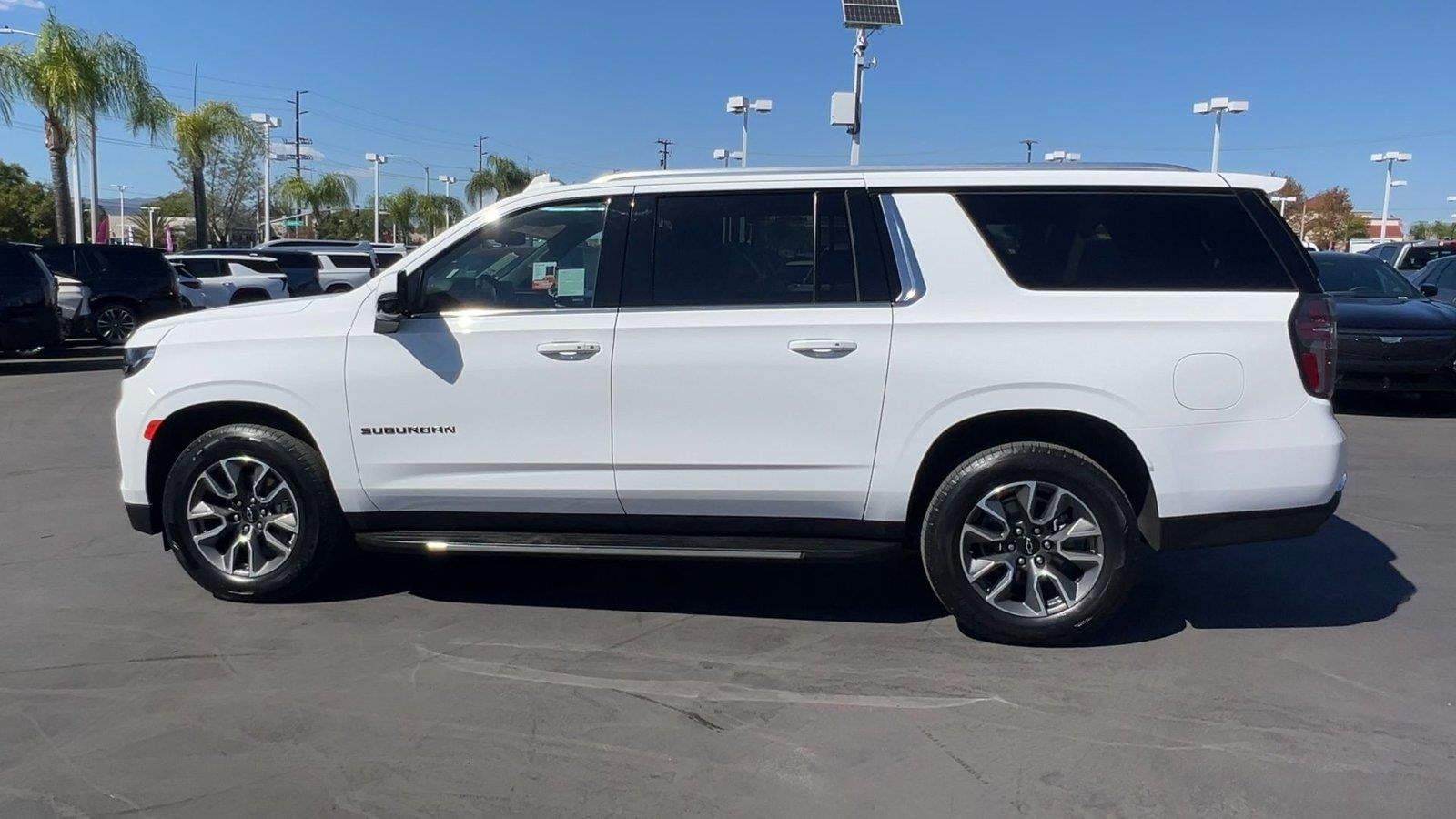 2023 Chevrolet Suburban LT