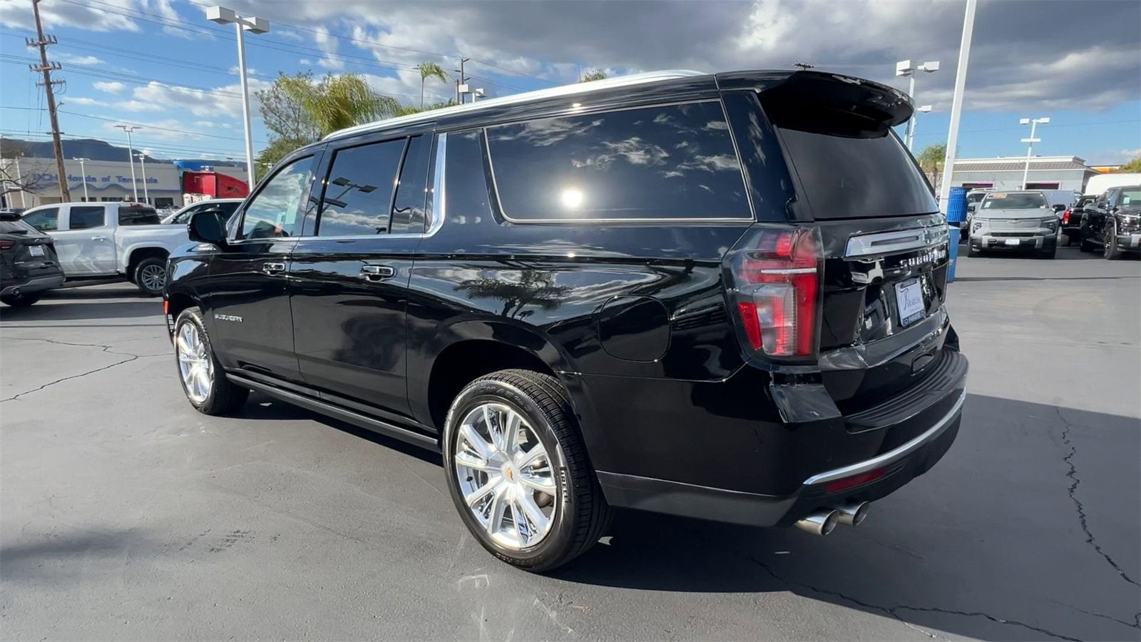 2023 Chevrolet Suburban High Country