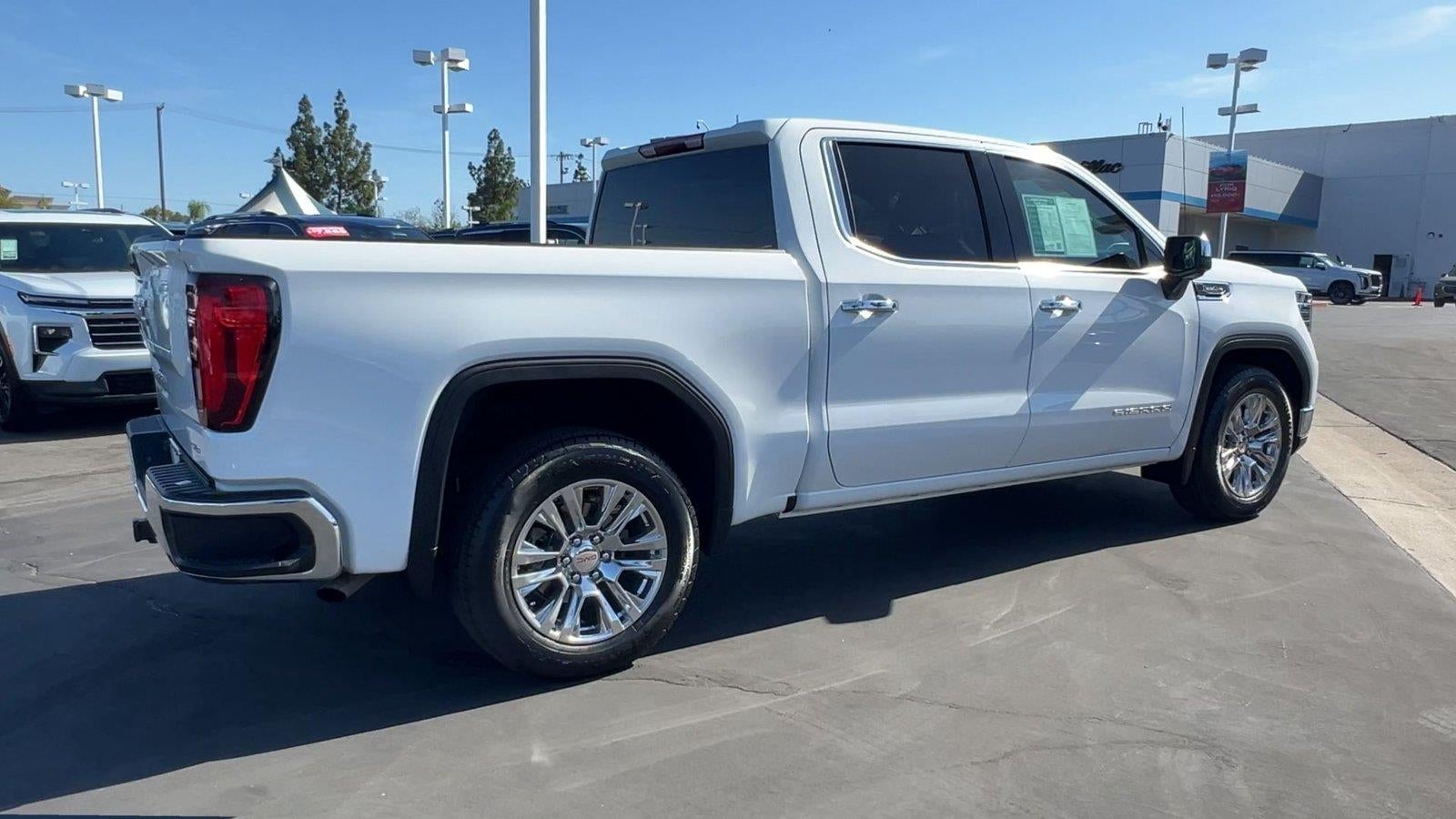 2025 GMC Sierra 1500 SLT