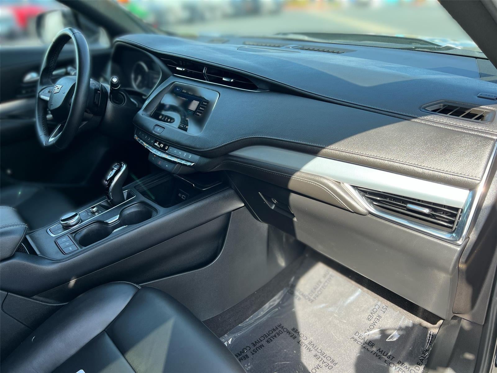 2023 Cadillac XT4 Premium Luxury