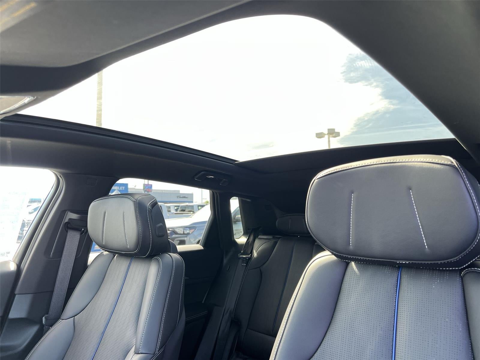 2025 Cadillac LYRIQ Luxury 1