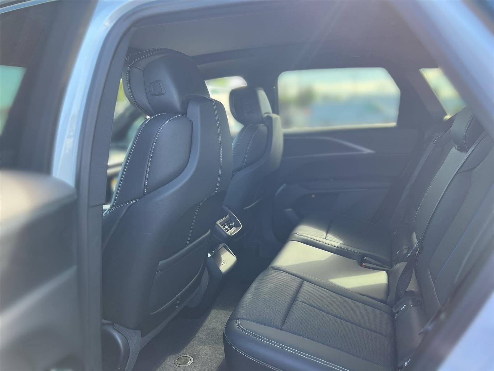 2025 Cadillac LYRIQ Luxury 1
