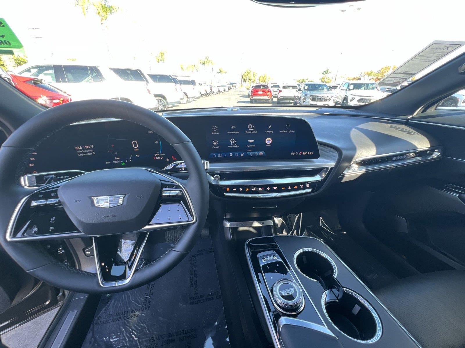 2024 Cadillac LYRIQ Luxury 1