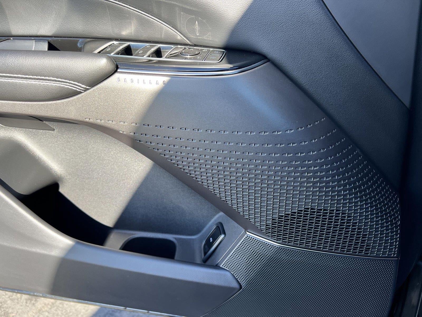2024 Cadillac LYRIQ Luxury 1