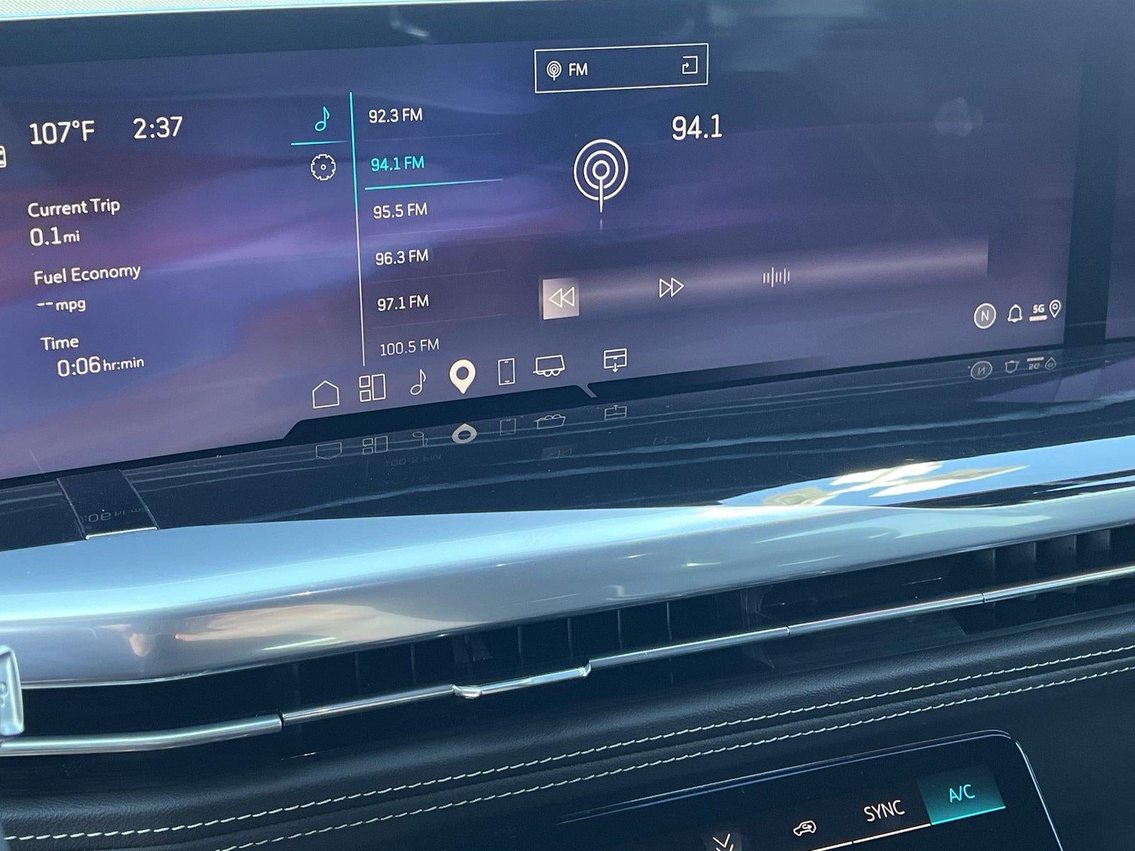 2025 Cadillac Escalade ESV Sport