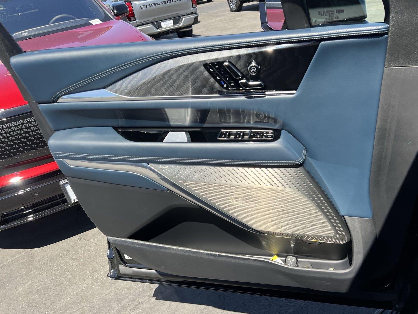 2025 Cadillac ESCALADE IQ Sport 2
