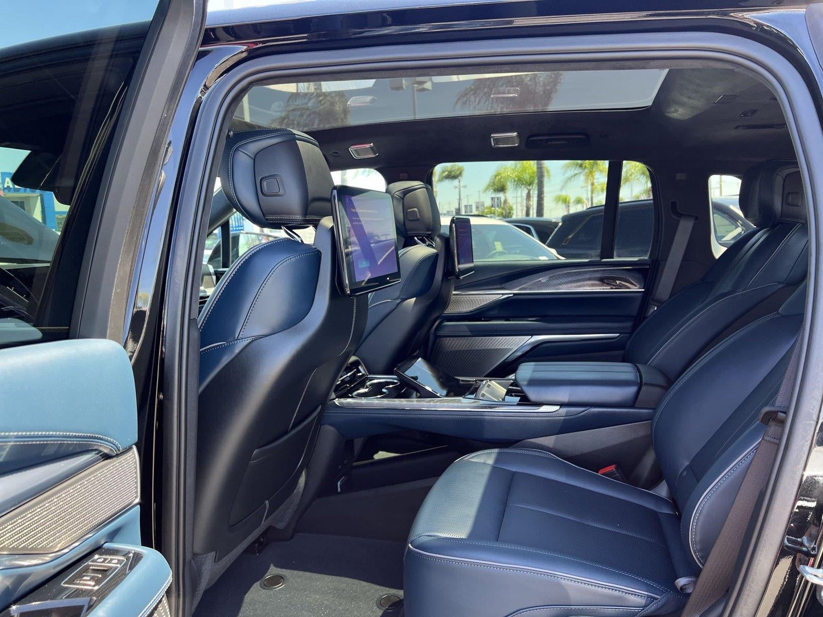 2025 Cadillac ESCALADE IQ Sport 2