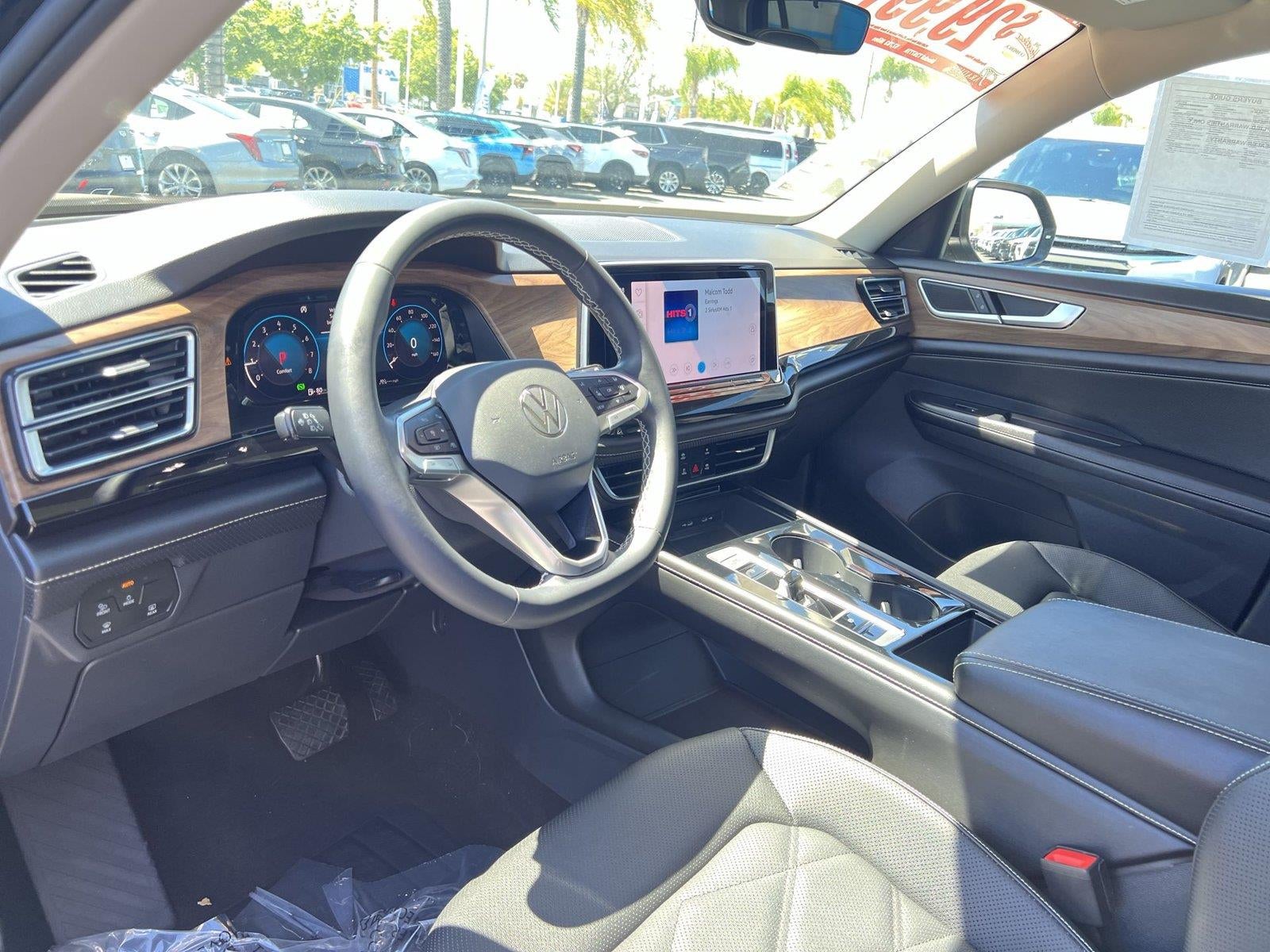 2024 Volkswagen Atlas 2.0T SE w/Technology