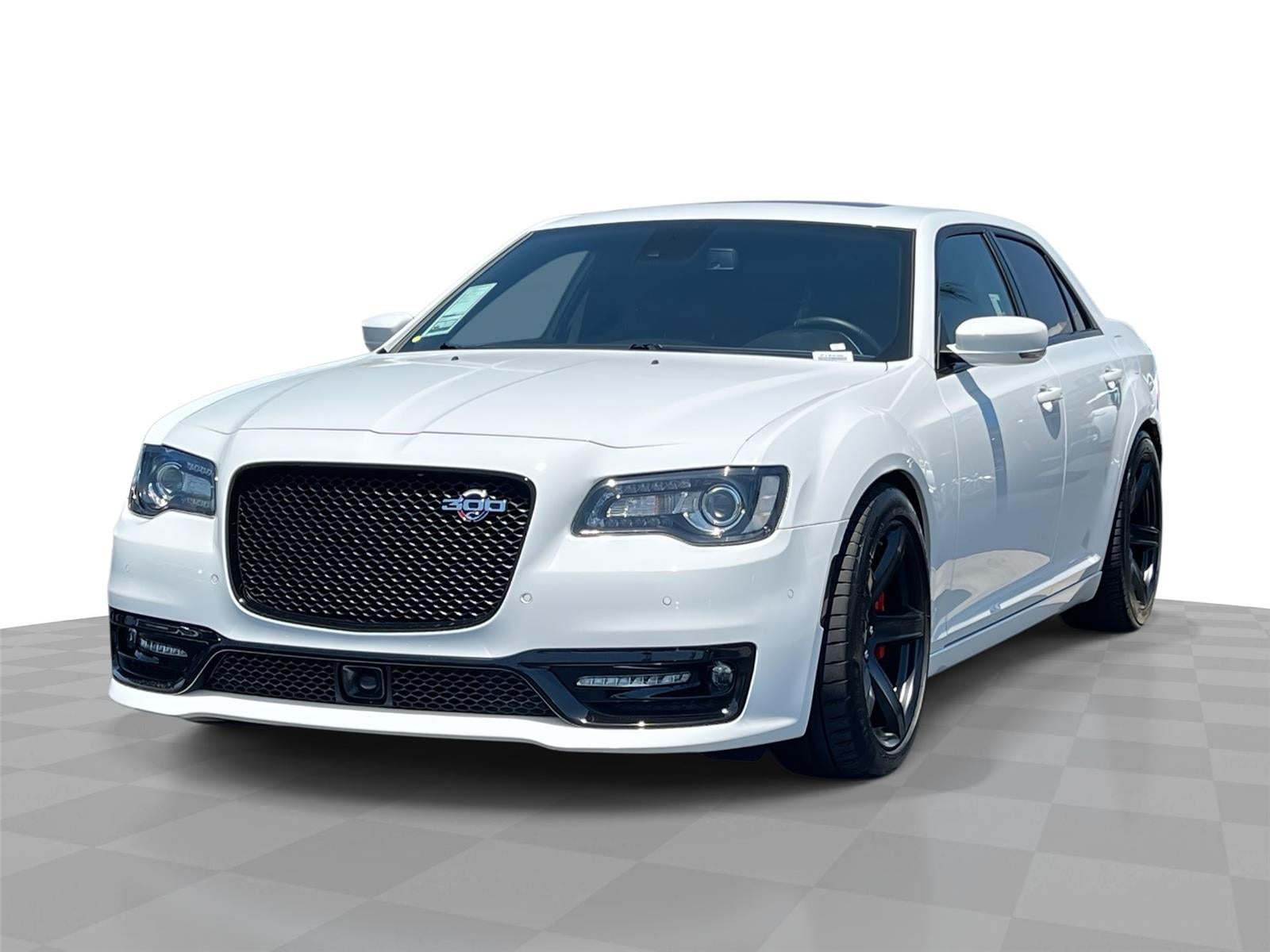 2023 Chrysler 300 C's photo
