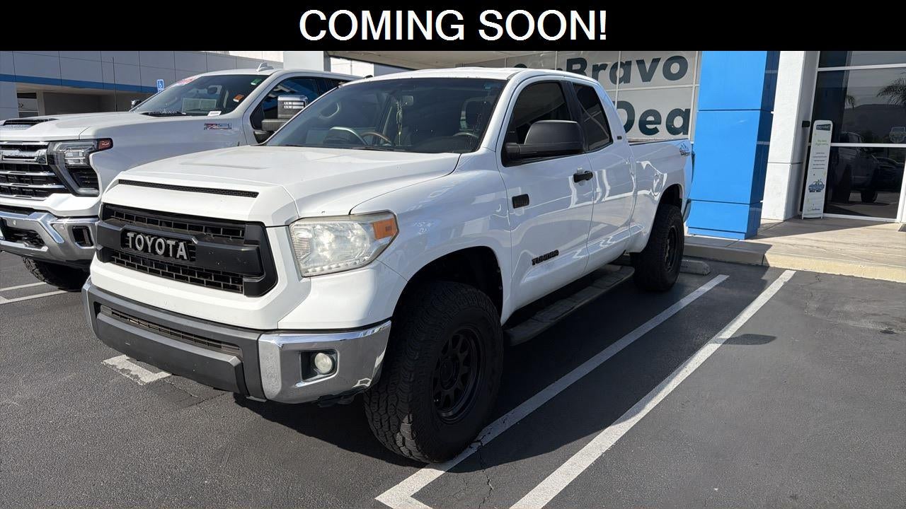 2017 Toyota Tundra SR5 5.7L V8