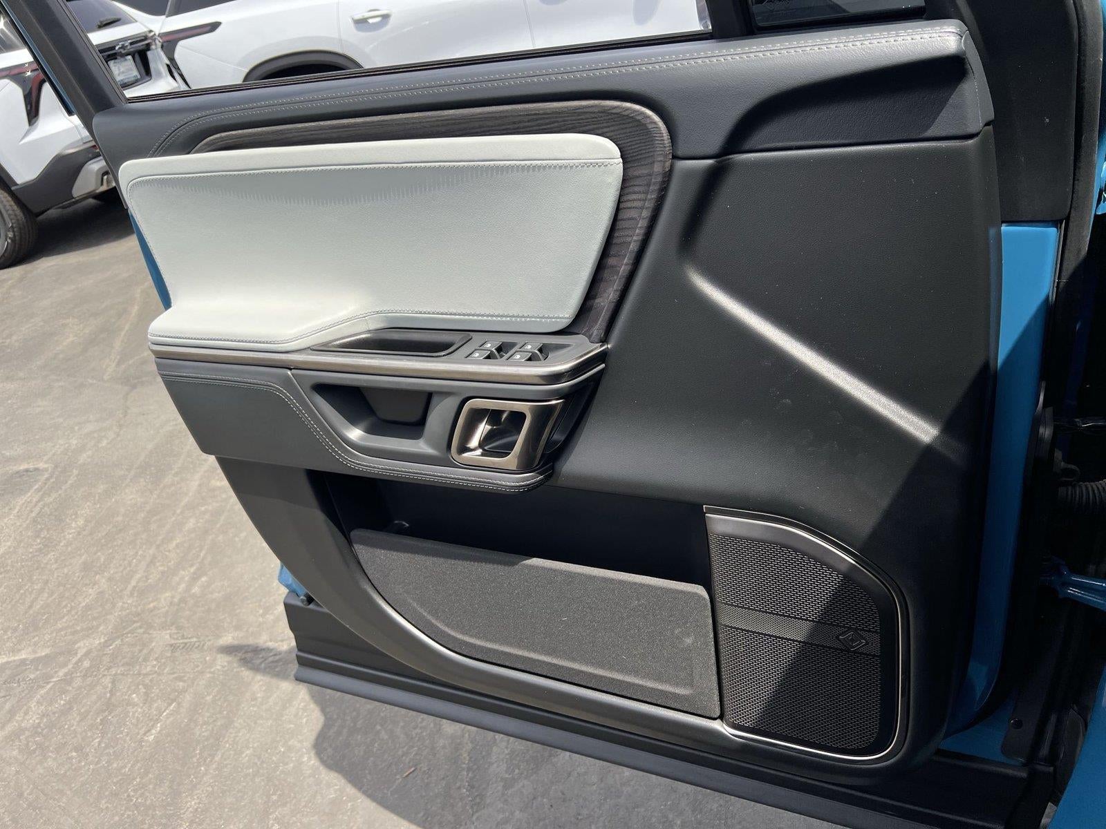 2023 Rivian R1S Adventure