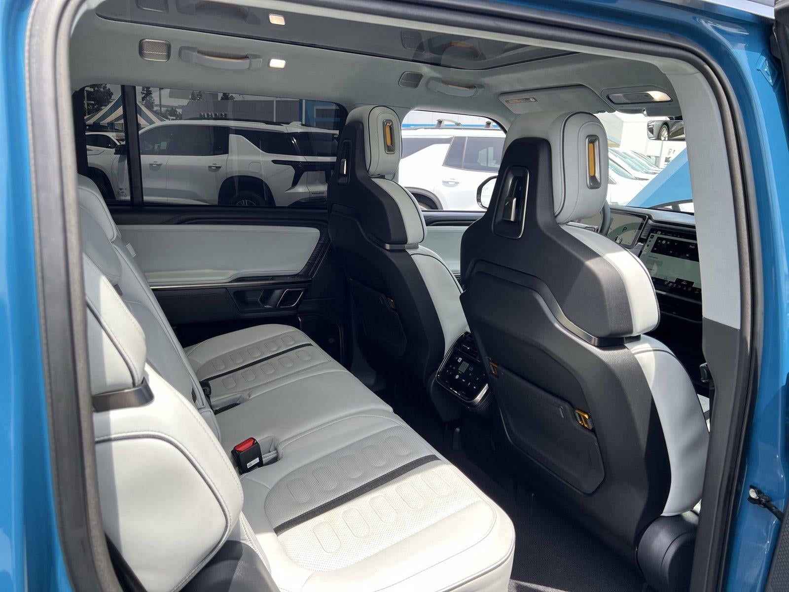 2023 Rivian R1S Adventure
