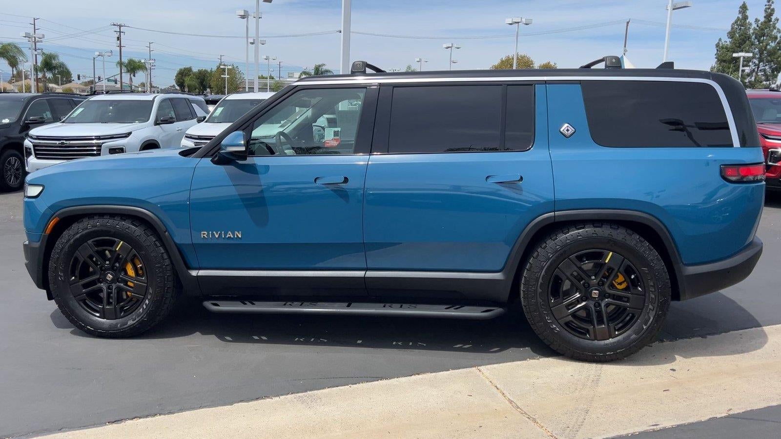 2023 Rivian R1S Adventure