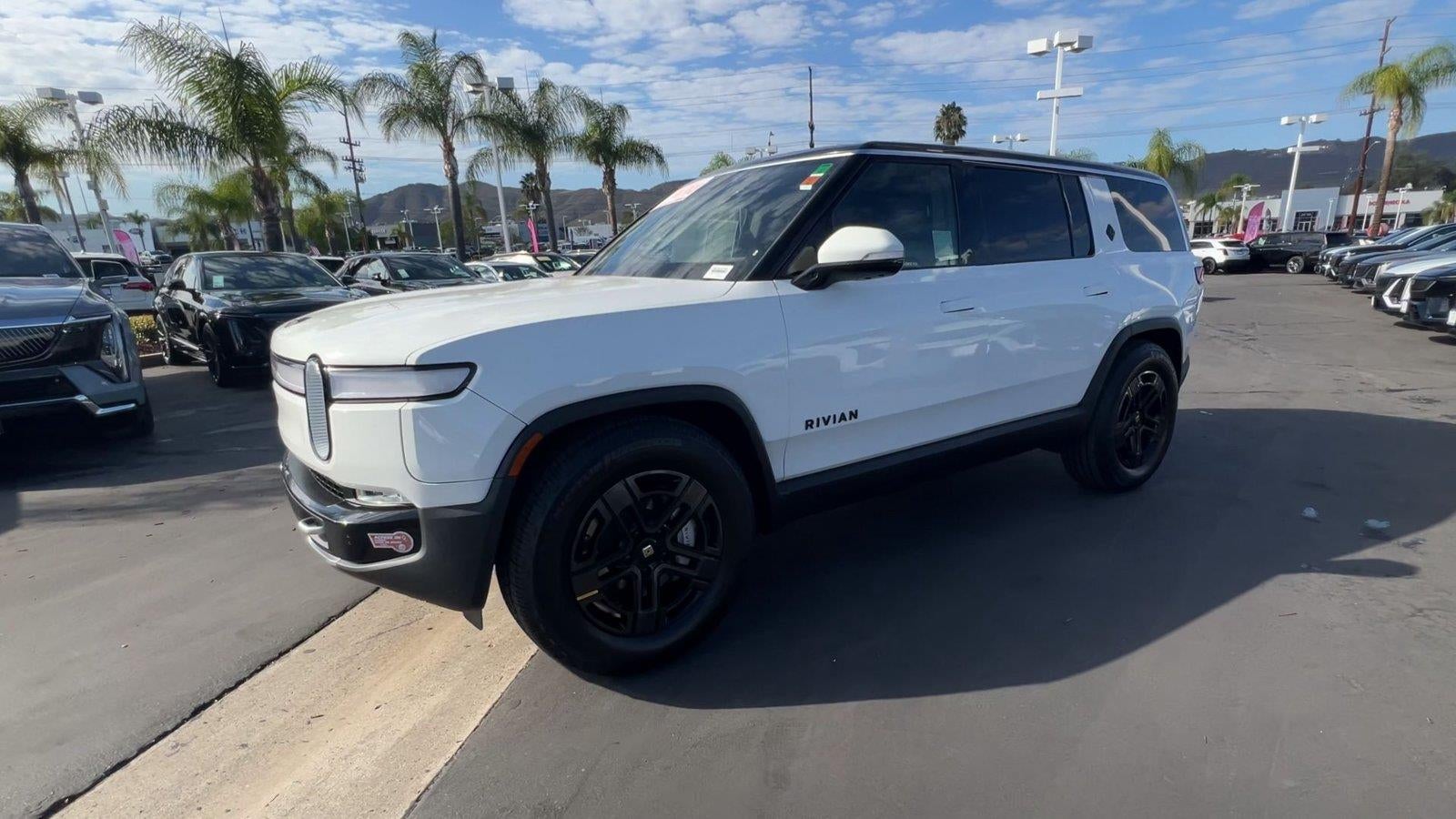 2024 RIVIAN R1S Adventure