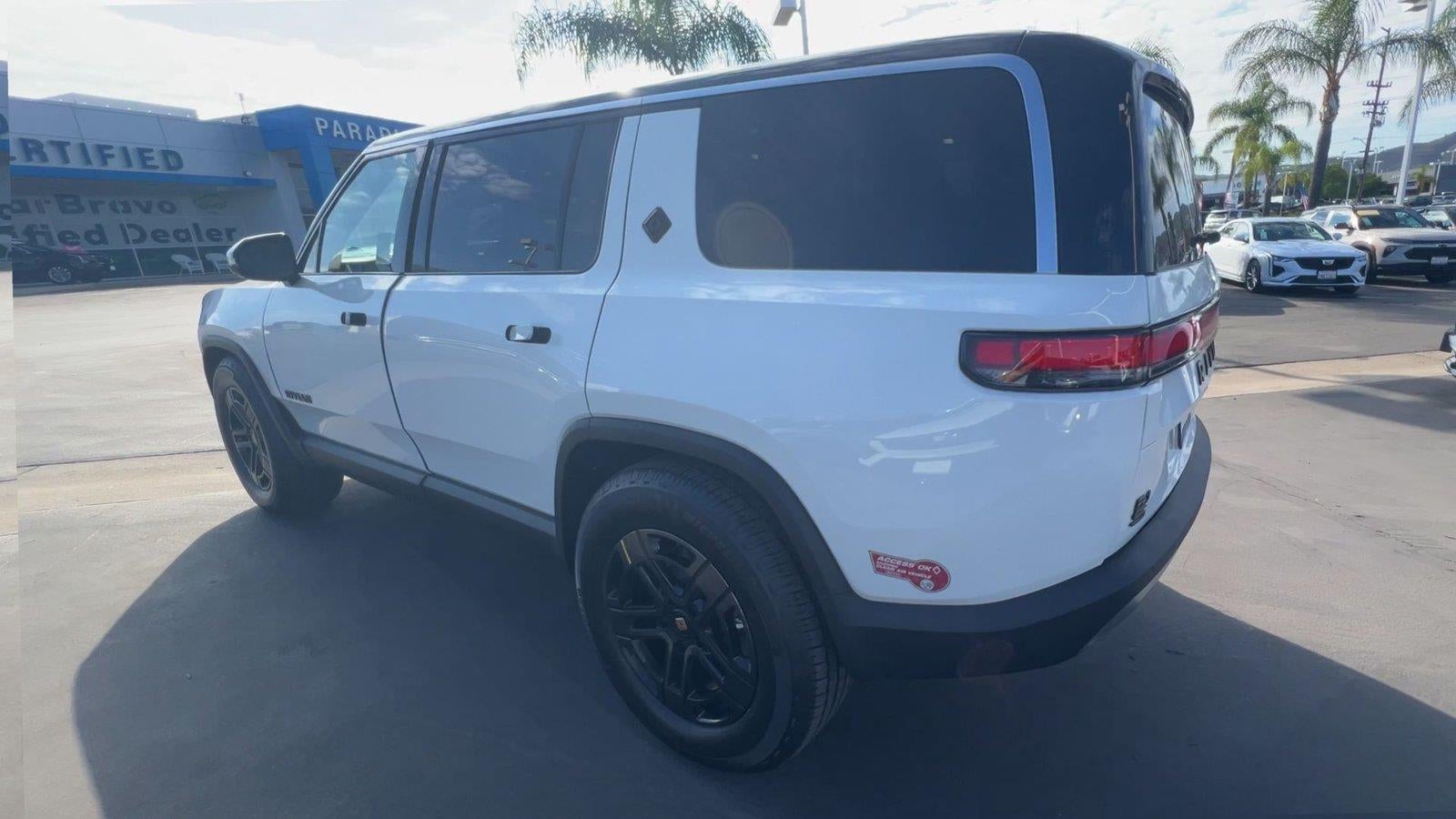 2024 RIVIAN R1S Adventure