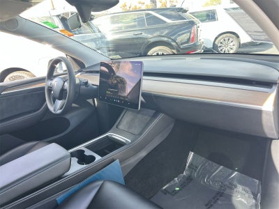 2025 Tesla Model Y Long Range