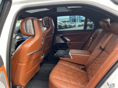 2024 BMW 760i xDrive